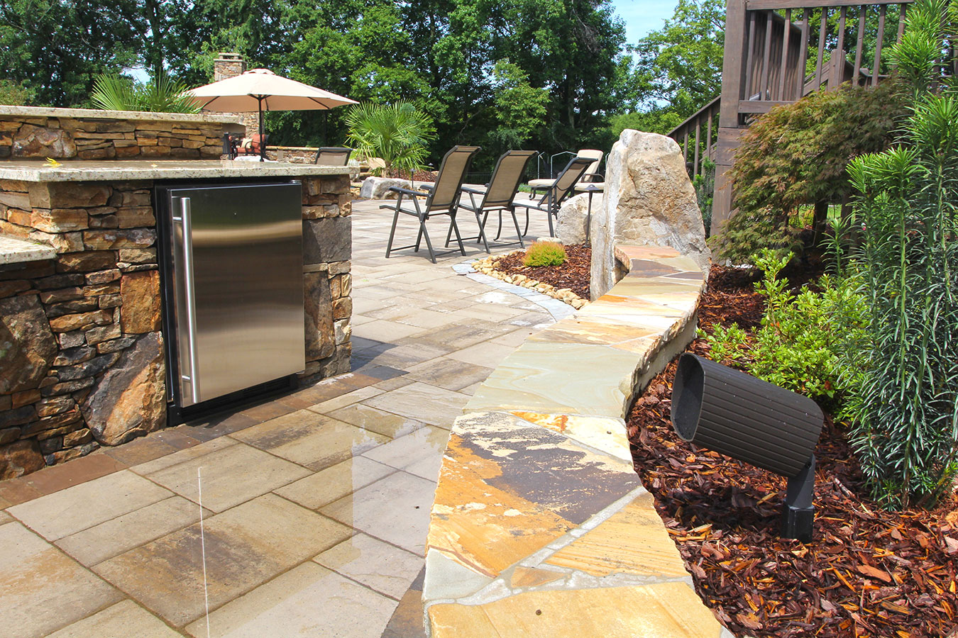3 Ways To Fully Enjoy Your Outdoor Entertainment System 